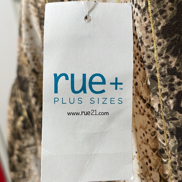 Rue+ top - Picture 8 of 10